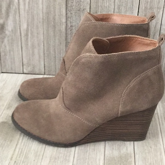 Lucky Brand “Yasmin” Booties Boots - Picture 1 of 3